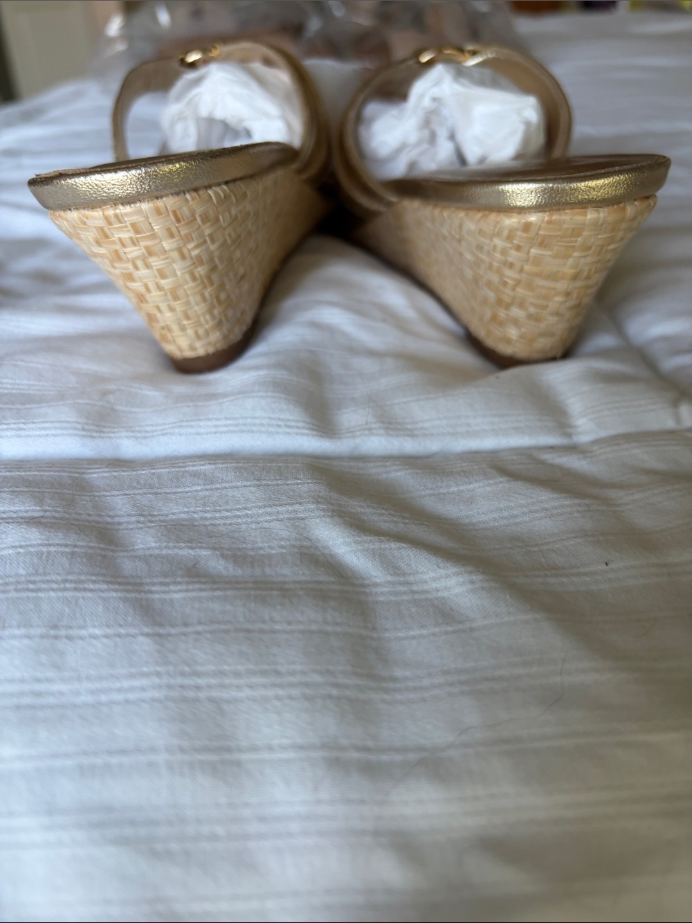 Lilly Pulitzer Gold Metallic Ring Thong Sandals - Picture 5 of 5